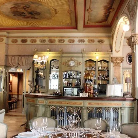 Del Mercado Little Cadix